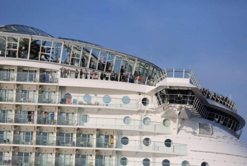 Imágenes de la llegada del tercer crucero más grande del mundo a Roatán