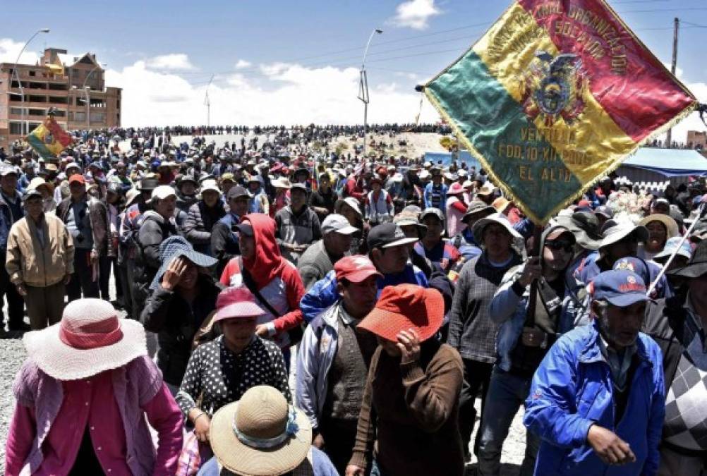 Muerte y protestas en una Bolivia envuelta en crisis, y que urge de elecciones