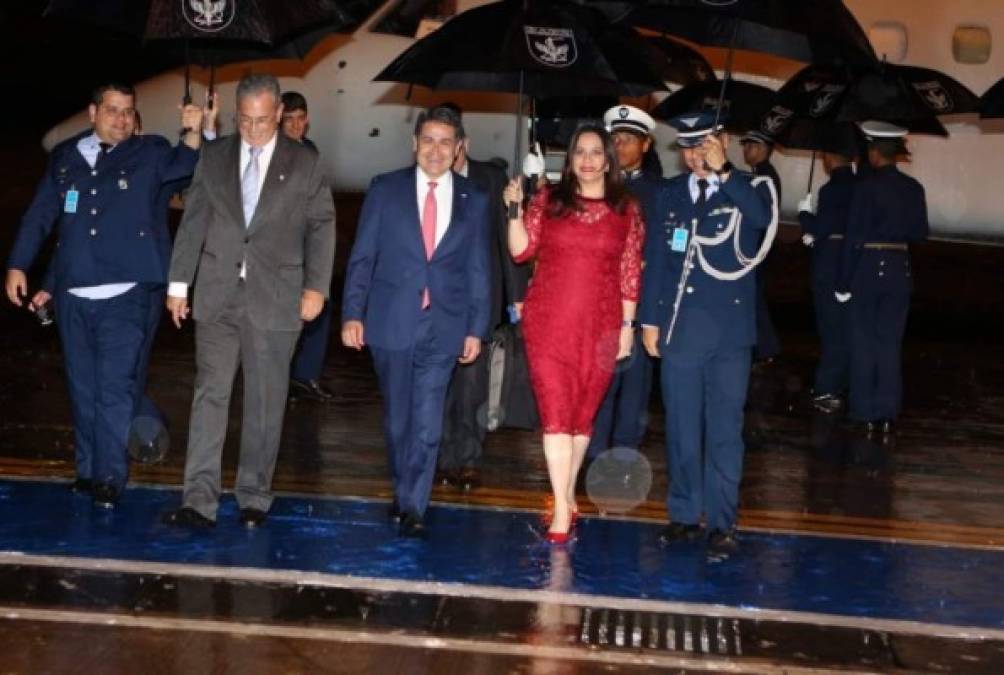 Los elegantes vestidos que usó Ana García de Hernández durante investidura de Jair Bolsonaro