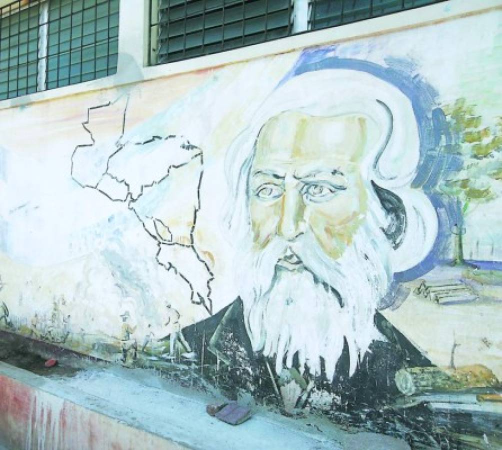 Tegucigalpa entera rinde tributo a los héroes y próceres nacionales