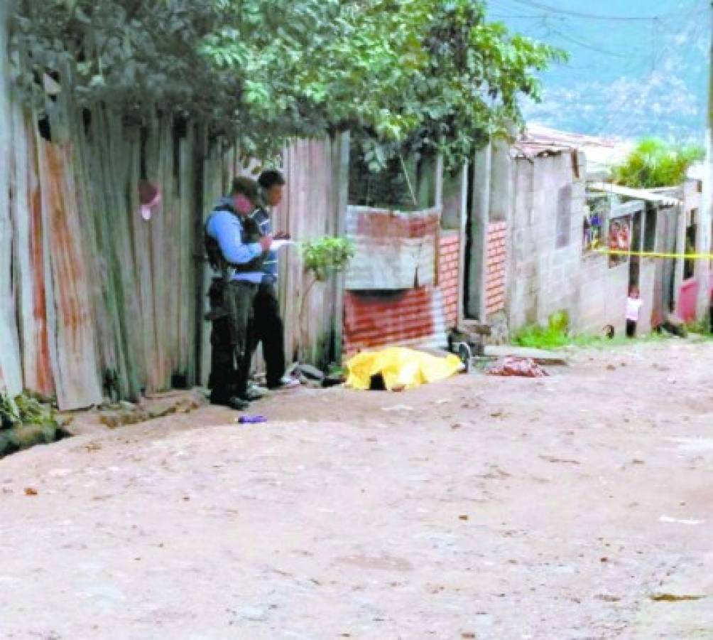 Frente a su hija de tres años asesinan a un hombre en colonia Vista Hermosa de Tegucigalpa
