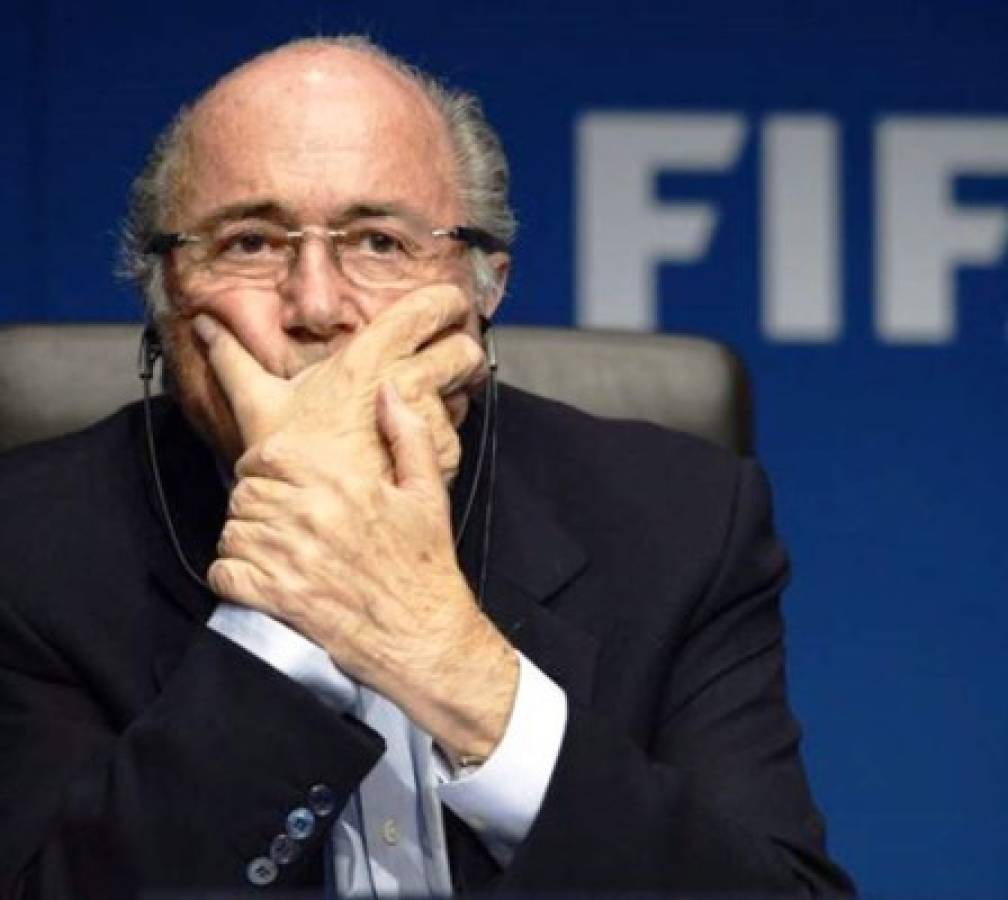 La FIFA 'está corrupta' y Blatter debe renunciar