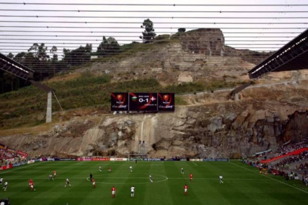 FOTOS: Los estadios más raros del mundo