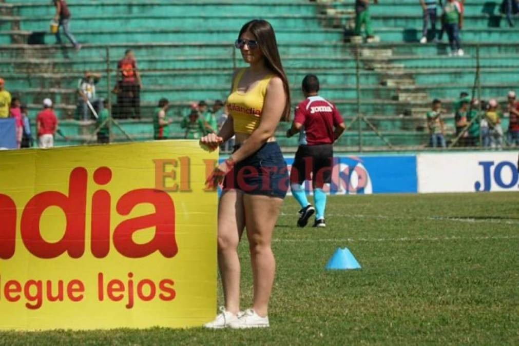 La belleza catracha que adornó el duelo Marathón vs Olimpia en San Pedro Sula
