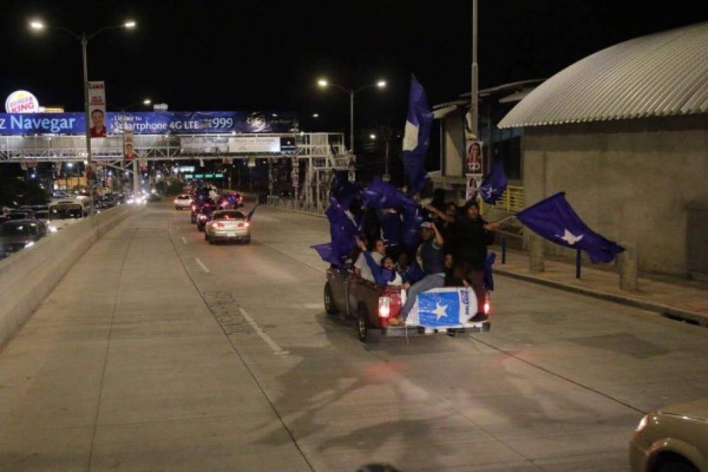 FOTOS: Nacionalistas celebran la 'Caravana de la Victoria' en Honduras