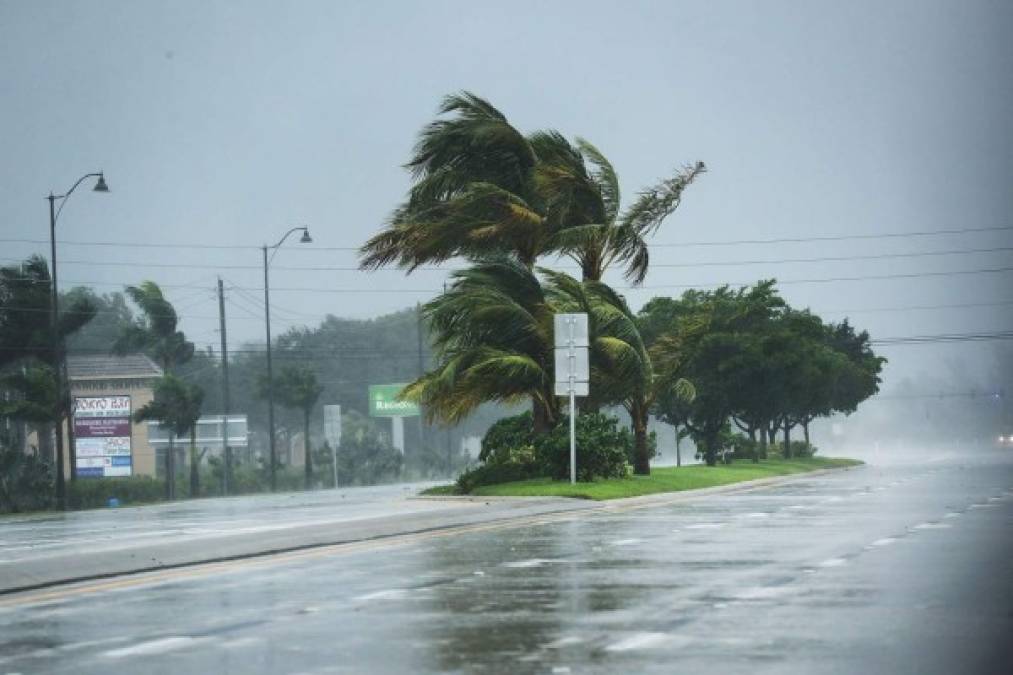 Las imágenes de una Florida azotada por el huracán Irma; ya son tres muertos