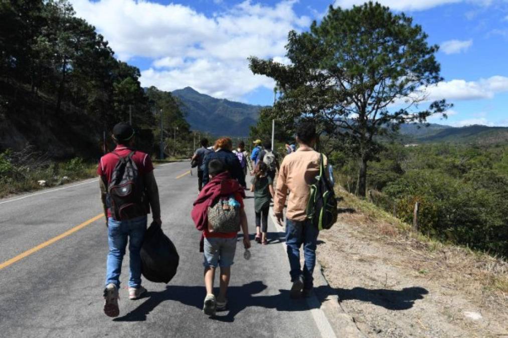 Las tristes imágenes que dejó la segunda gran caravana de hondureños al llegar a la frontera con Guatemala