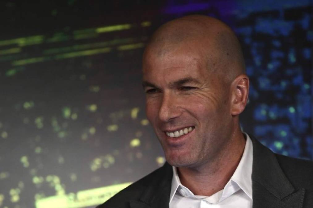 Zidane y sus mejores fotos en la presentación como técnico del Real Madrid