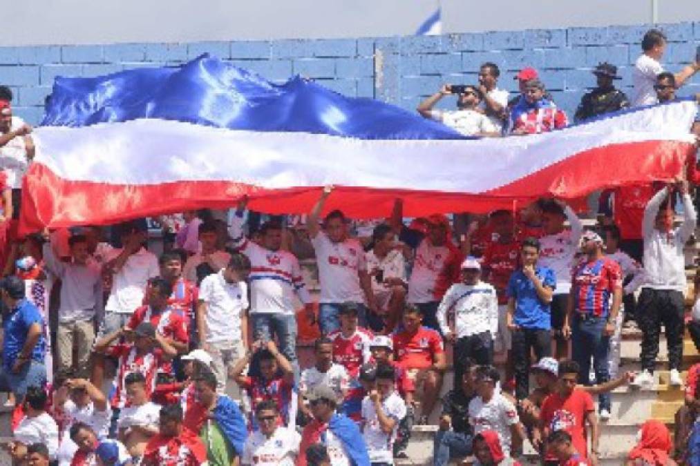 FOTOS: Con la ilusión de conquistar la copa 31, así llegó la Ultra Fiel al Estadio Nacional