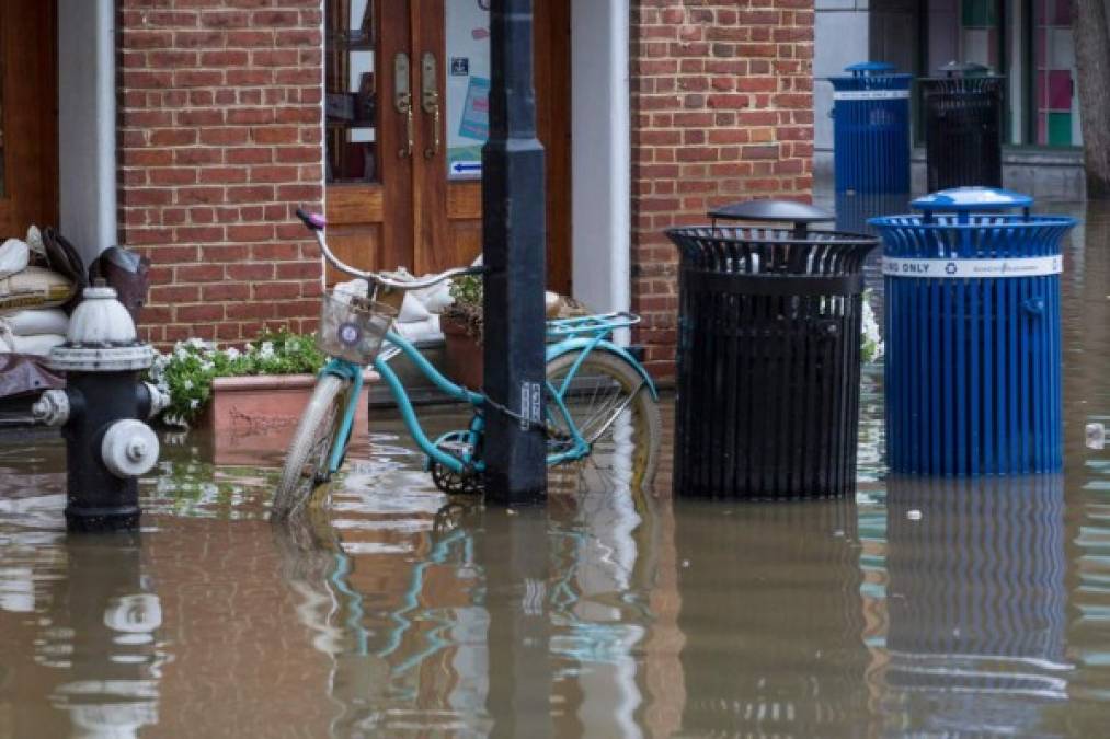 Huracán Florence golpea las costas de Estados Unidos y amenaza con dejar estragos