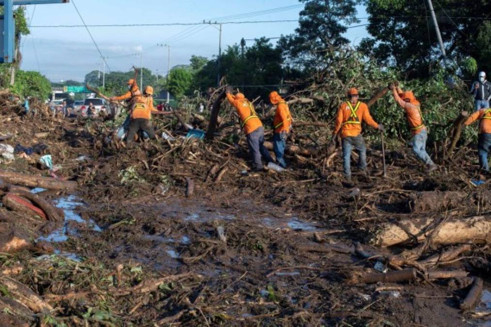 Las desgarradoras imágenes tras el mortífero deslave en El Salvador