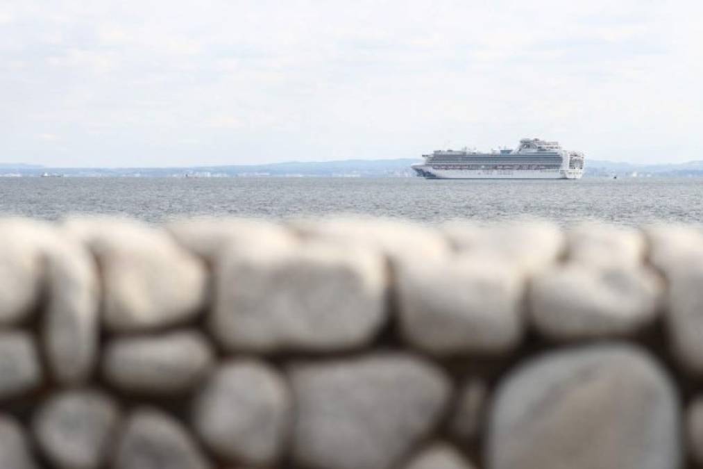 FOTOS: Así es el crucero donde descubrieron a diez personas con coronavirus en Japón