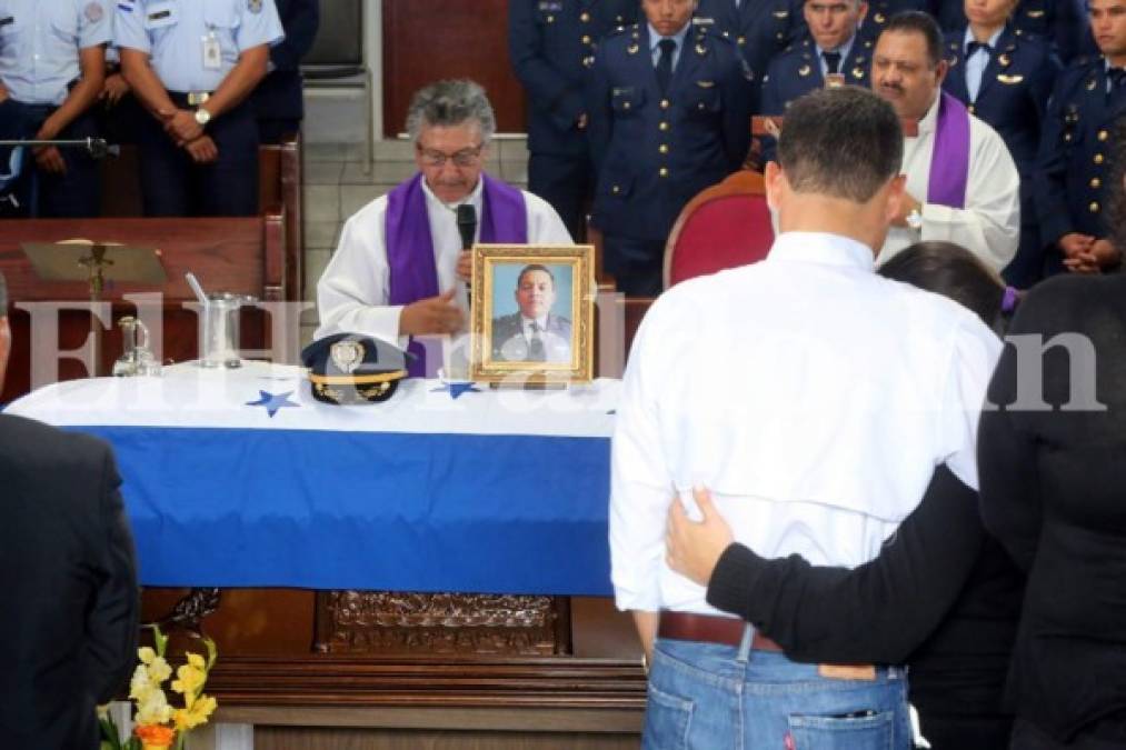 Fotos: Dolorosa despedida a piloto hondureño que murió en accidente de avión