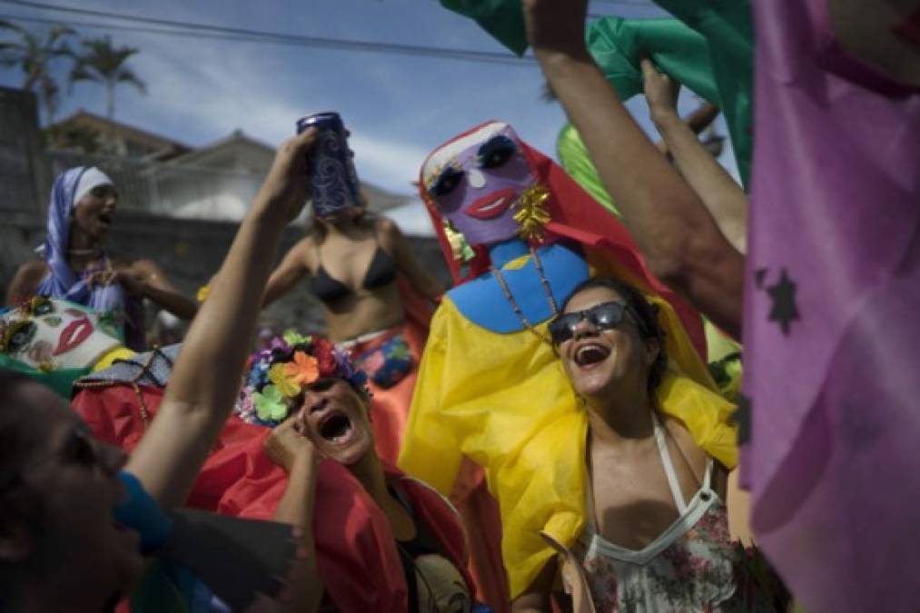 Imágenes: Arranca carnaval de Río de Janeiro