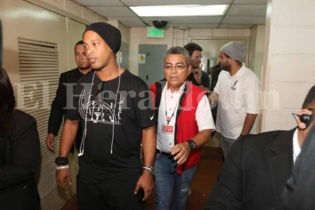 Las imágenes de la llegada de Ronaldinho Gaúcho a Honduras