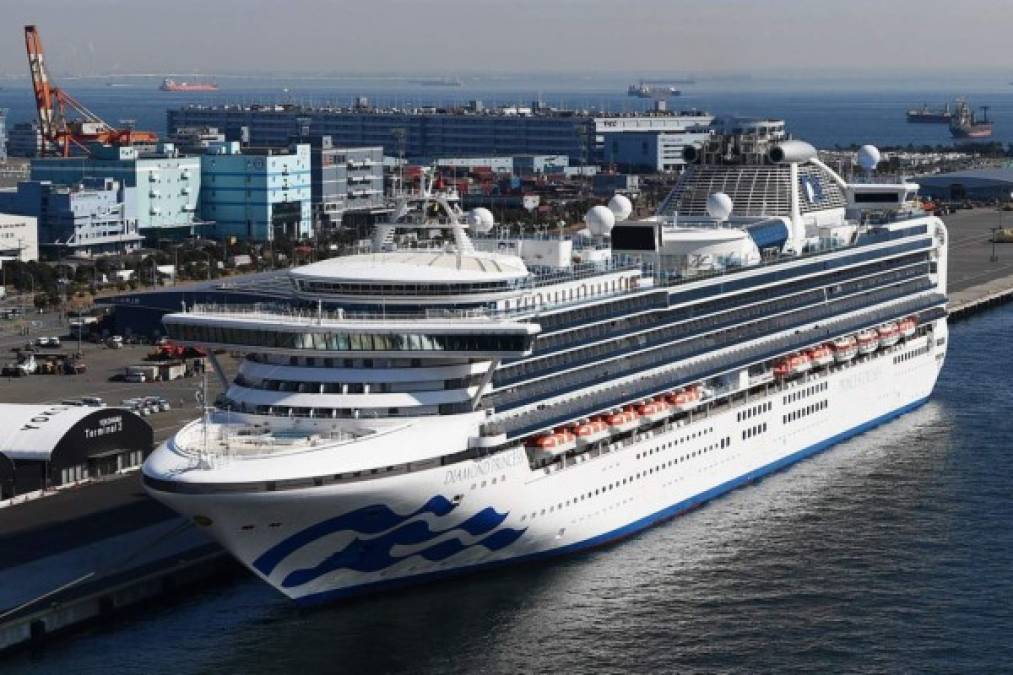 Cárcel flotante, la vida dentro del crucero infectado con coronavirus