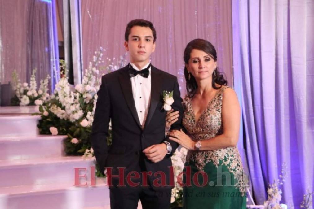 FOTOS: Del Campo School derrochó estilo y glamour en la Prom 2019