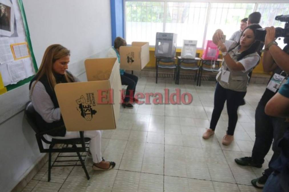 FOTOS: Así votaron las figuras políticas en distintos puntos de Honduras