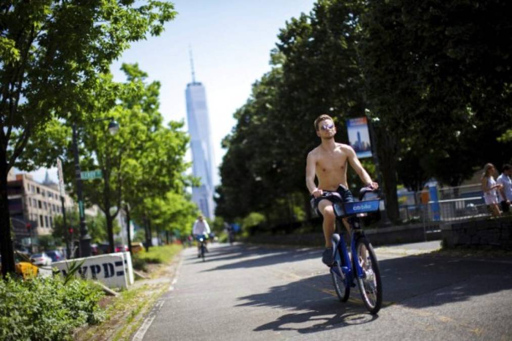 FOTOS: En ríos, balnearios o parques, estadounidenses se refrescan ante ola de calor