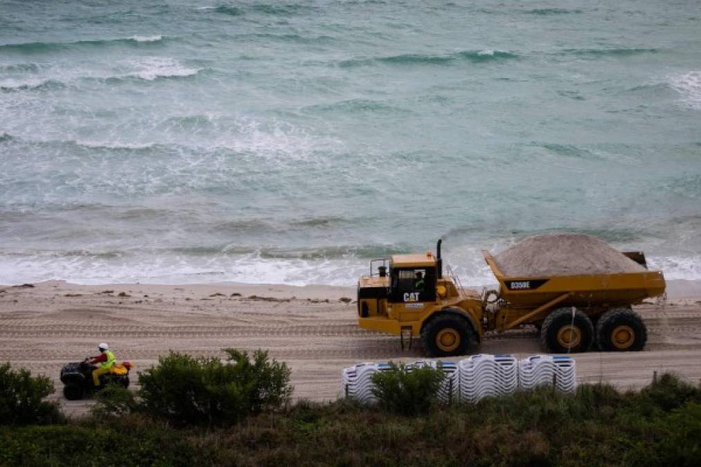 FOTOS: EEUU vierte arena en playas de Miami erosionadas por el cambio climático