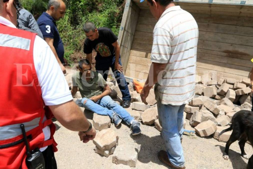 Fotos: Accidente en carretera a Valle de Ángeles casi termina en tragedia