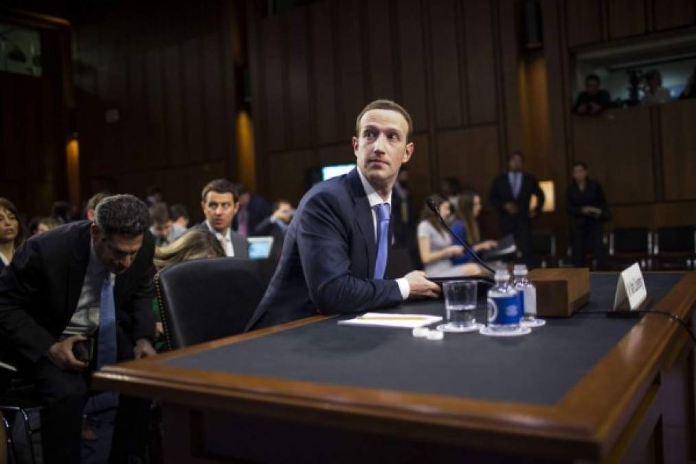 La tensa audiencia que enfrentó Mark Zuckerberg por filtración de datos en Facebook