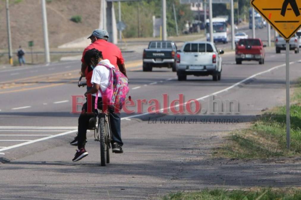 Sin internet ni aparatos tecnológicos: niños hondureños hundidos en la ignorancia