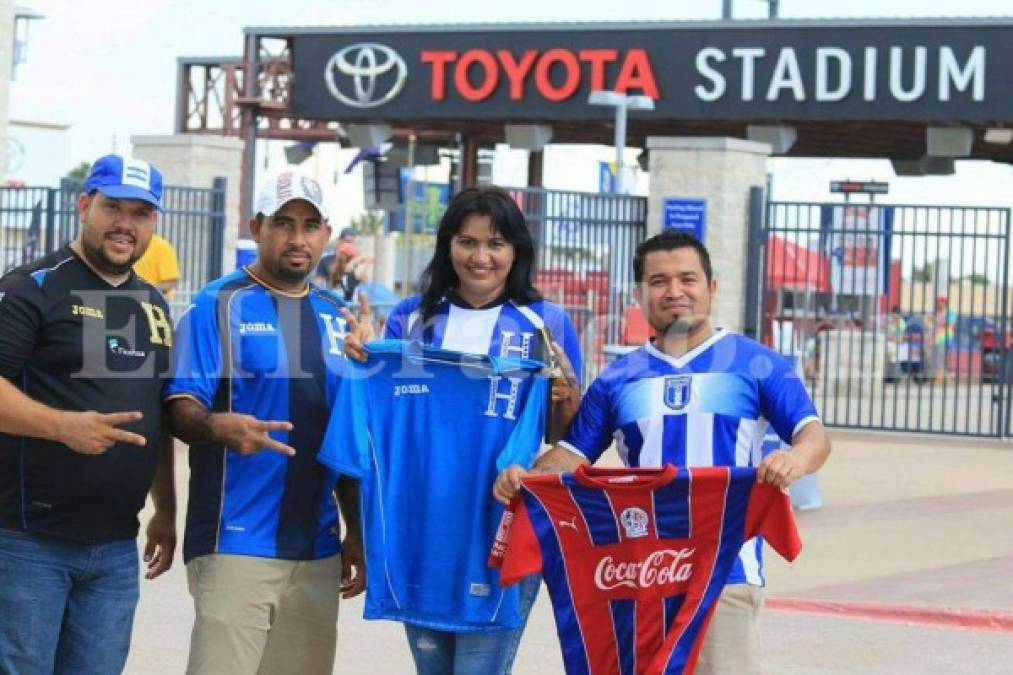 Belleza y color en el Toyota Stadium para apoyar a Honduras