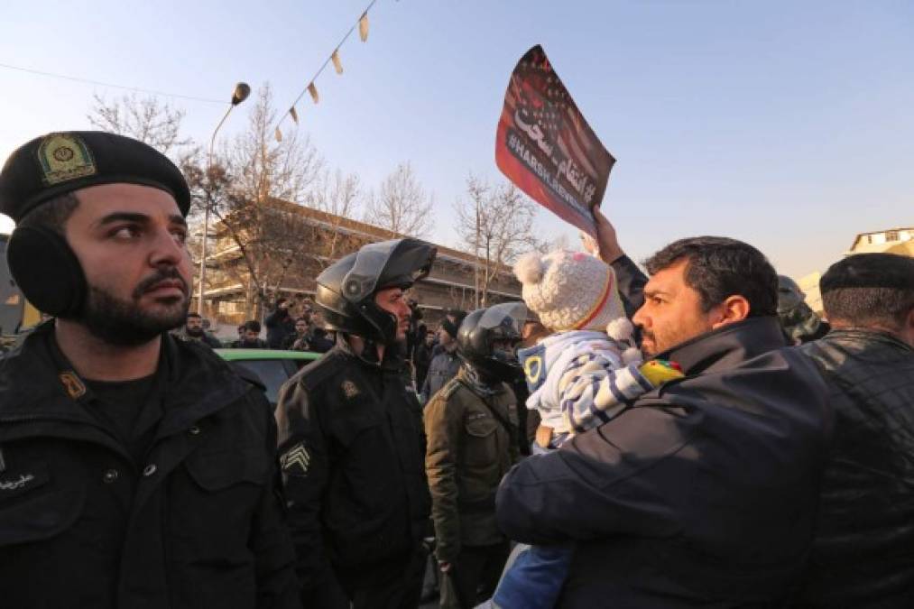 FOTOS: Masivas protestas en Irán, en medio del conflicto con Estados Unidos