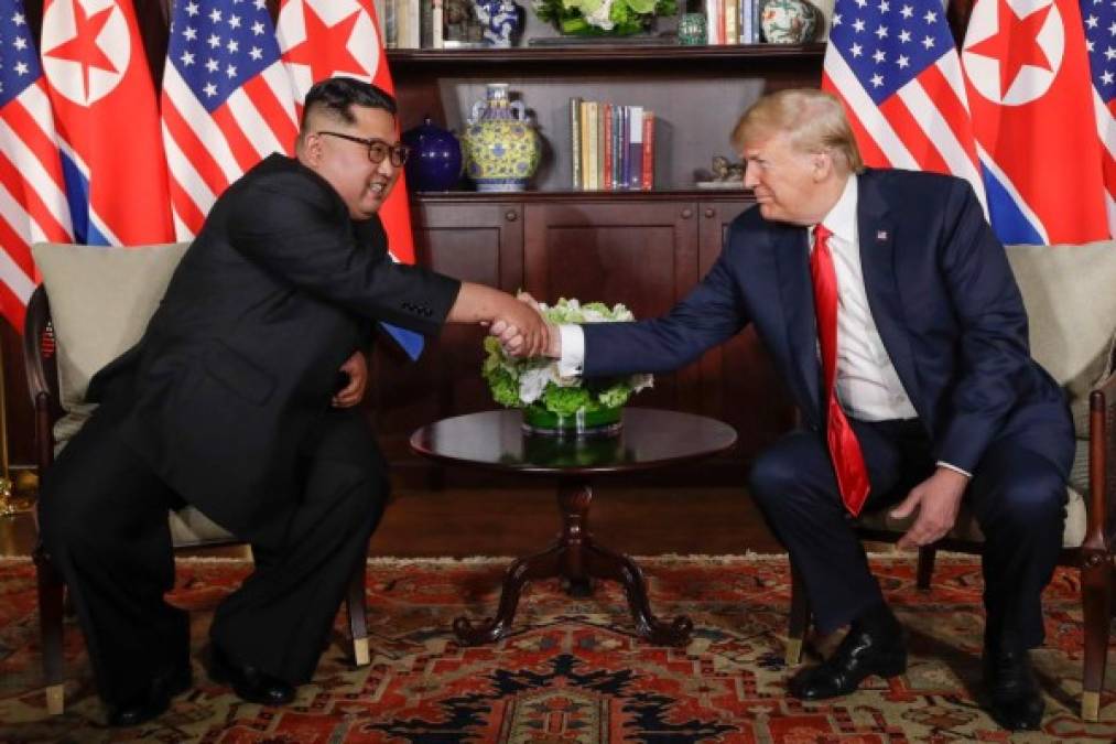 Las fotos del apretón de manos entre Donald Trump y Kim Jong Un que pasarán a la historia