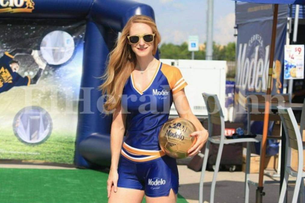 Belleza y color en el Toyota Stadium para apoyar a Honduras