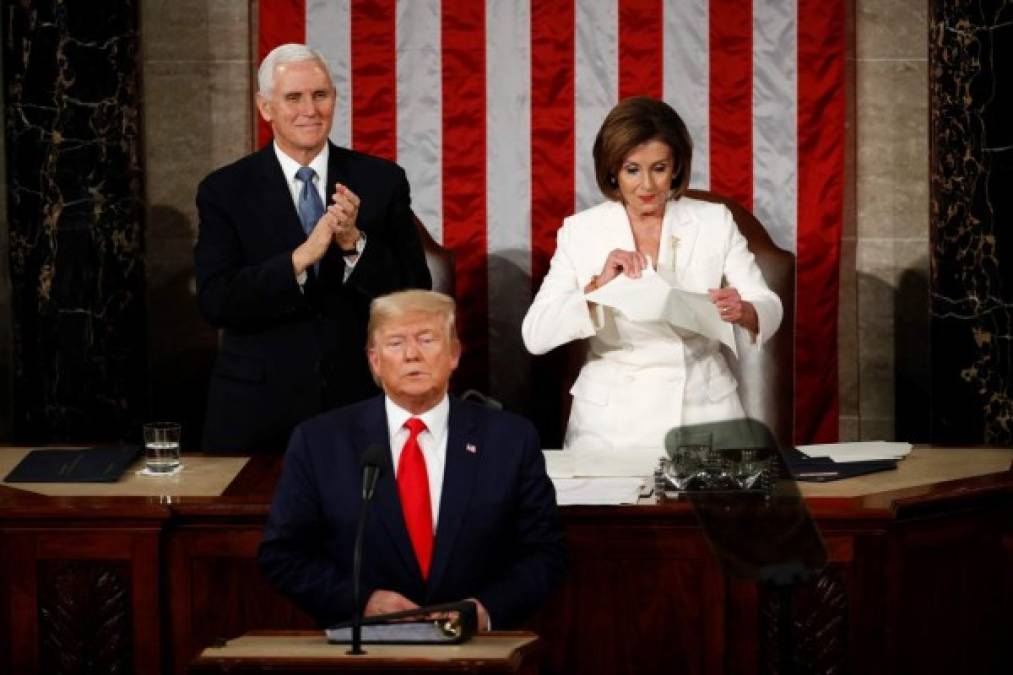 ¡Le devuelve el desplante! Nancy pelosi rompe copia del discurso de Trump