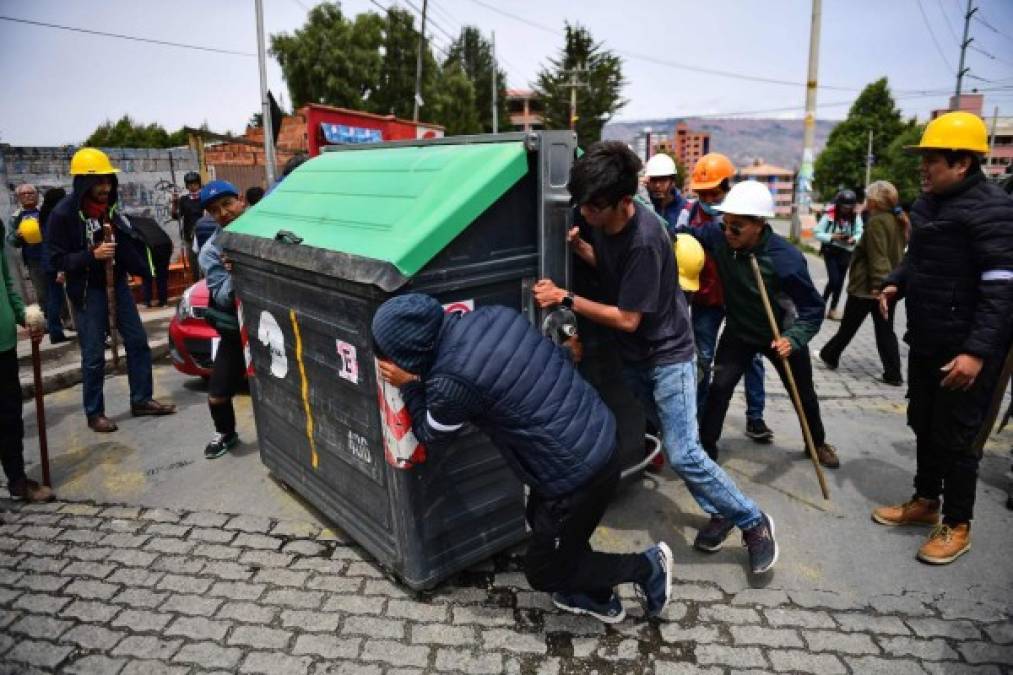 FOTOS: Buses quemados y destrozos en Bolivia tras renuncia de Evo Morales