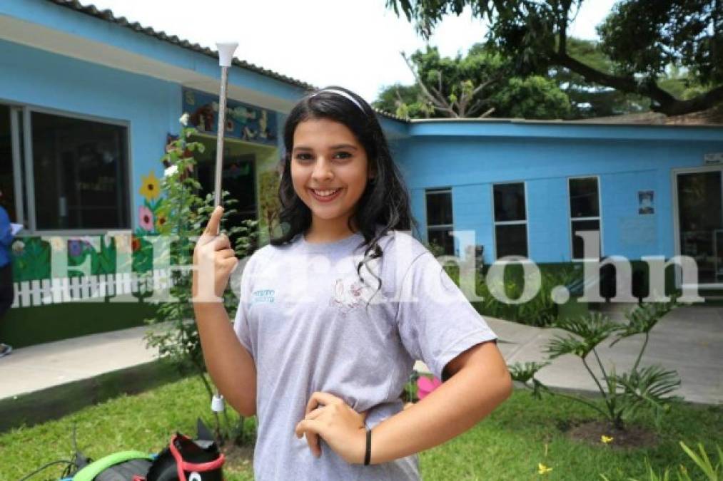 Ellas son las guapas palillonas del Instituto Renacimiento de la capital