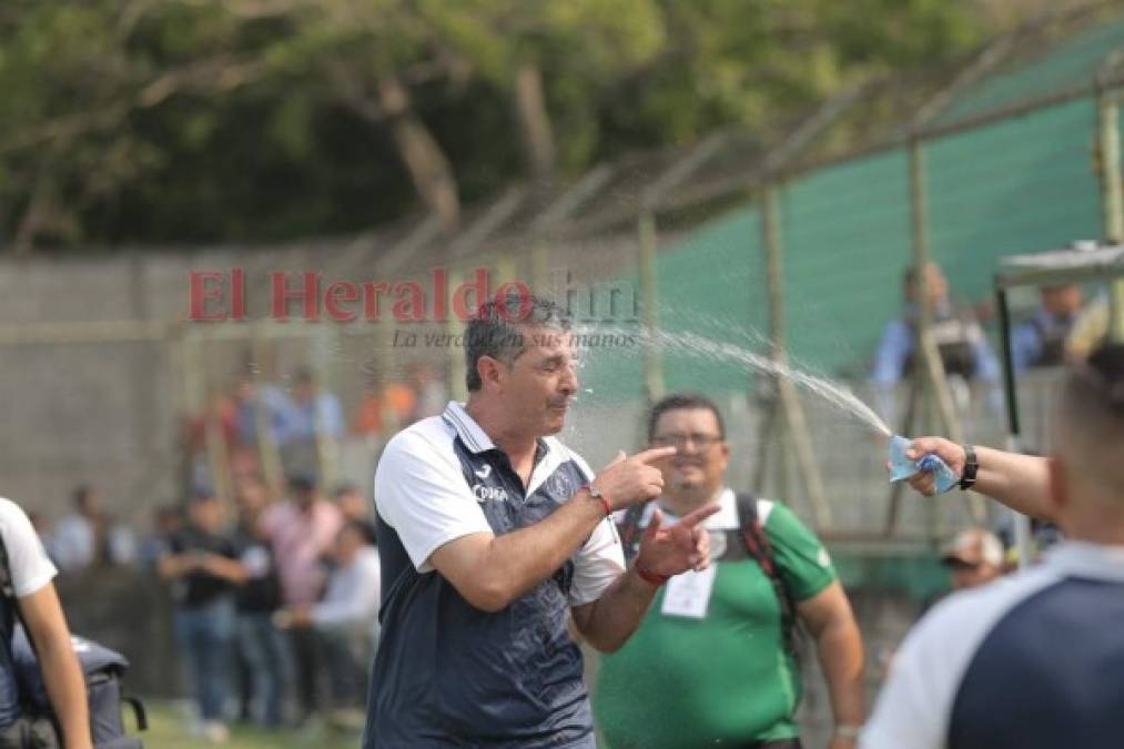 Lo que no se vio en TV: Un baño a Diego Vazquez y la furia de la barra del Marathón