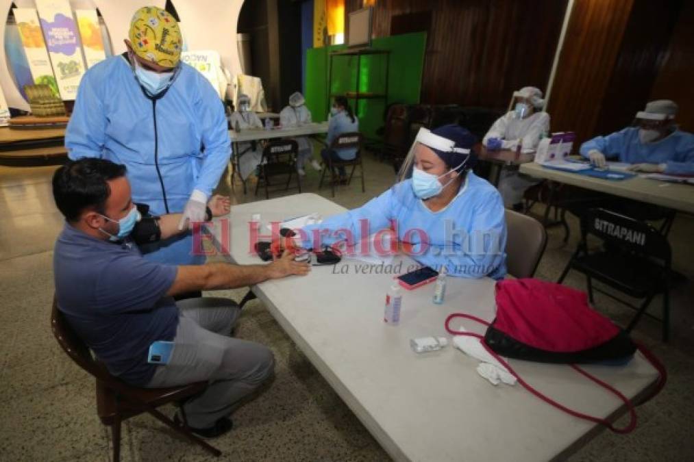 Triajes en la capital vuelven a lucir abarrotados de pacientes de covid-19 (FOTOS)