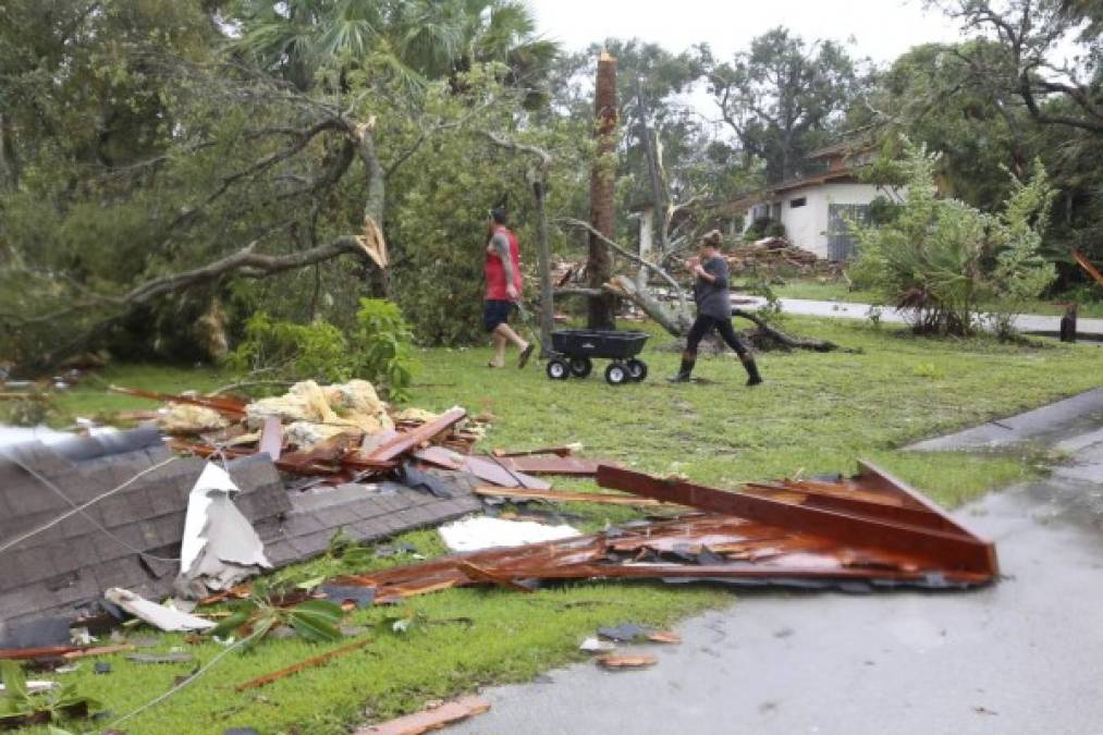 Las imágenes de una Florida azotada por el huracán Irma; ya son tres muertos
