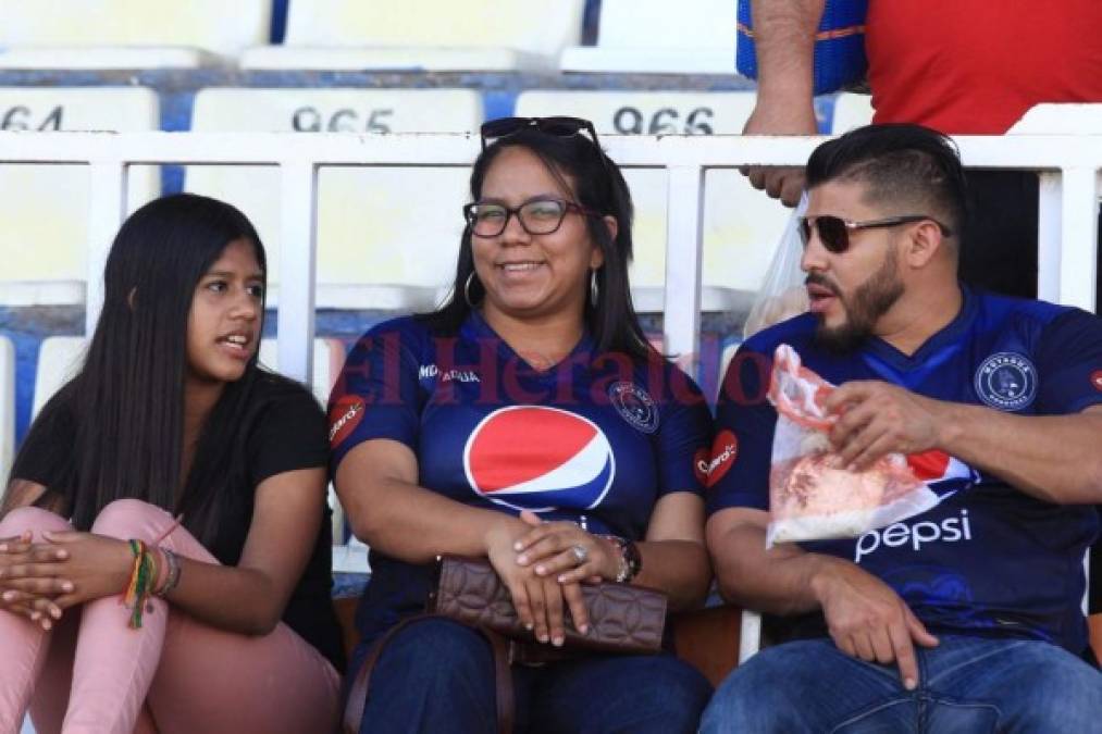 FOTOS: La hinchada infantil puso el ambientazo en el clásico Motagua vs Real España