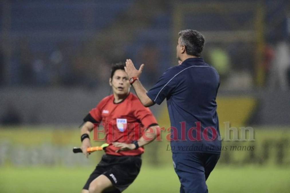 FOTOS: La ira de Diego Vazquez tras ataques de fanáticos aurinegros