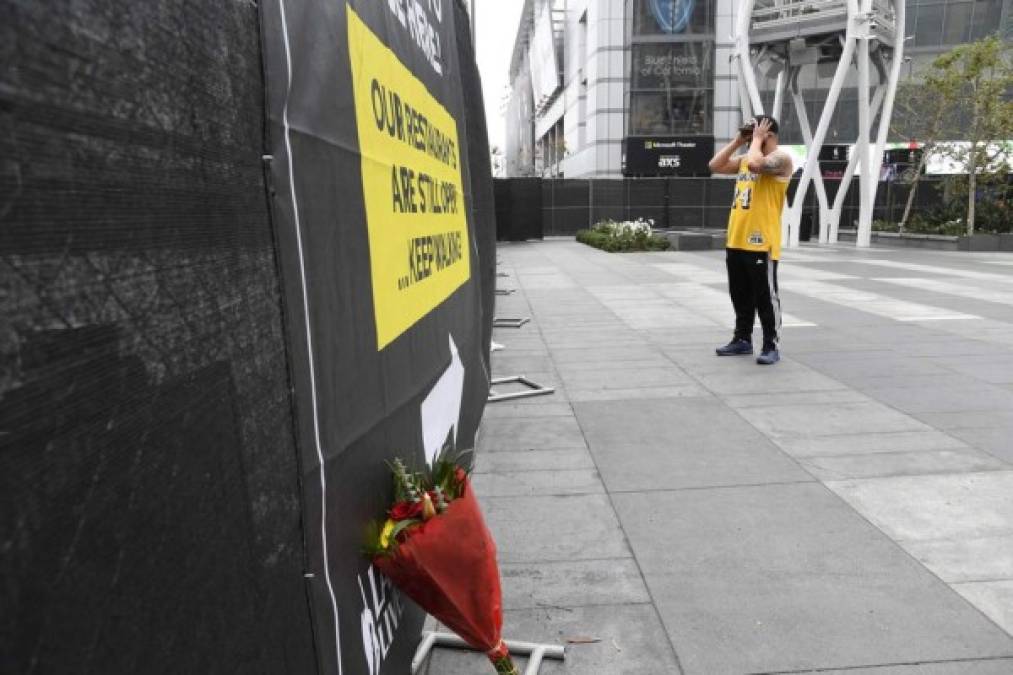 FOTOS: Fan en estado de shock por muerte de su ídolo Kobe Bryant