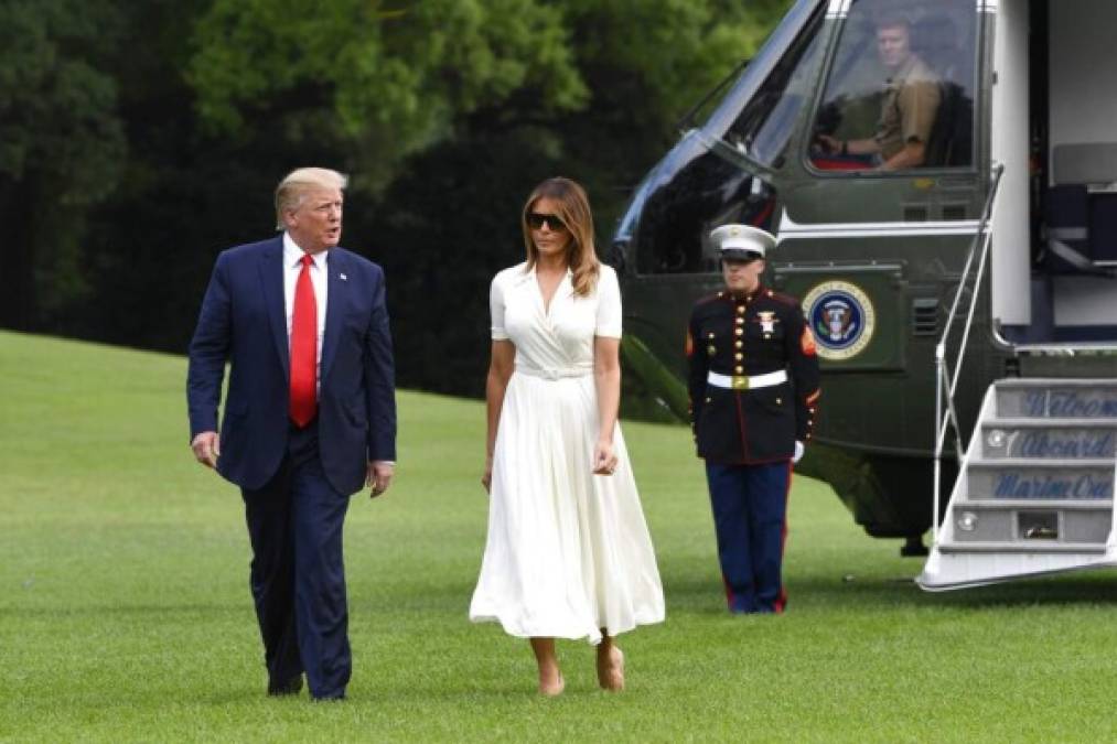 FOTO: Los looks de la Primera Dama de EE UU, Melania Trump, donde aparece sin brasier