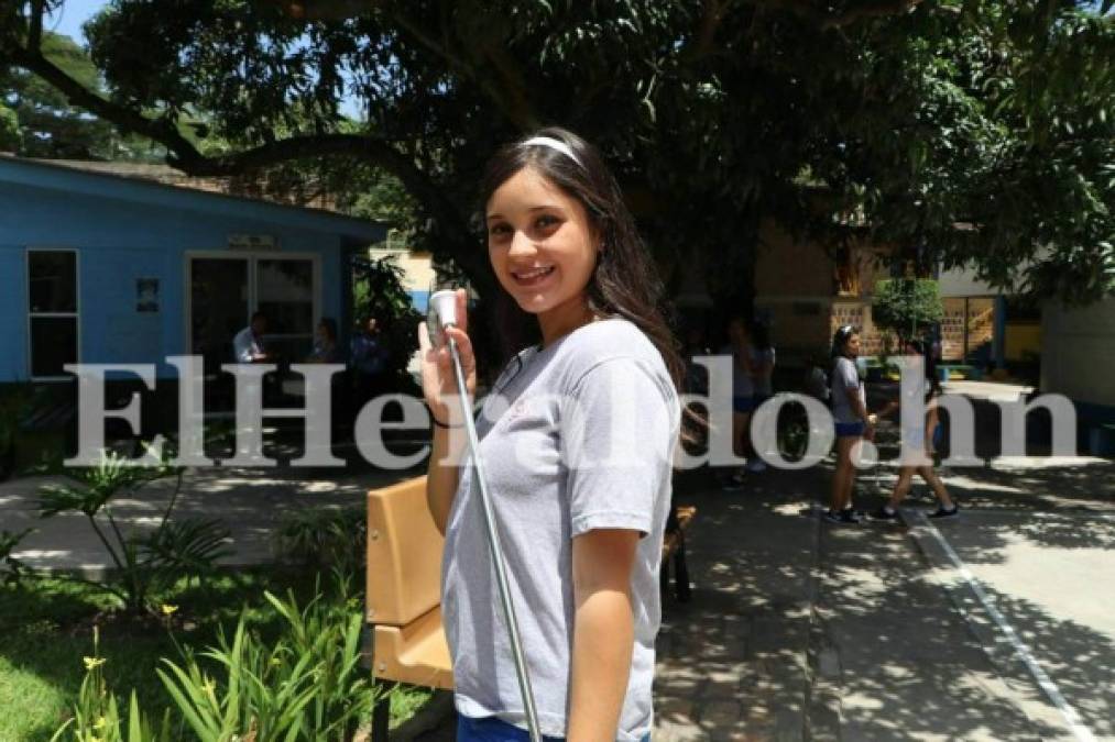 Ellas son las guapas palillonas del Instituto Renacimiento de la capital