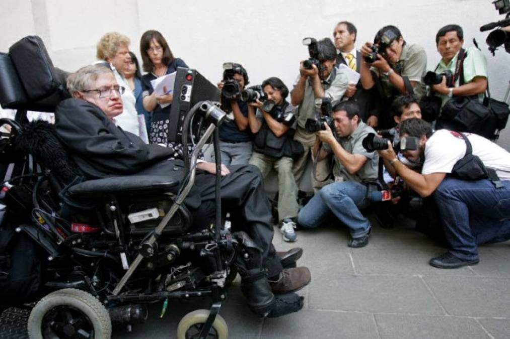 Stephen Hawking y su extraordinaria vida en imágenes