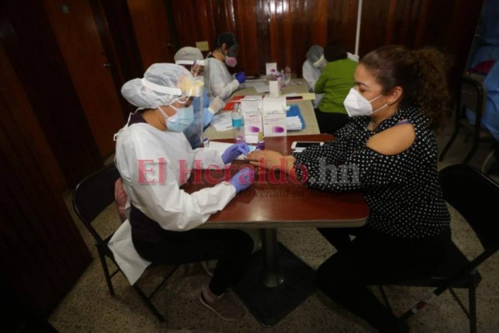Triajes en la capital vuelven a lucir abarrotados de pacientes de covid-19 (FOTOS)