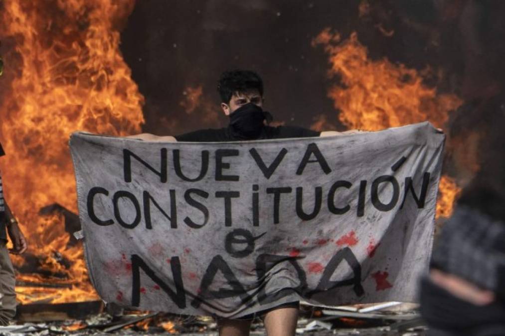 Continúan manifestaciones en Chile y aumenta a 18 el número de muertos