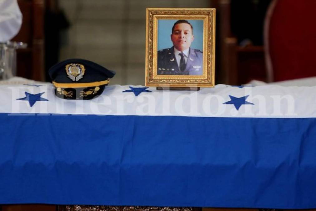 Fotos: Dolorosa despedida a piloto hondureño que murió en accidente de avión