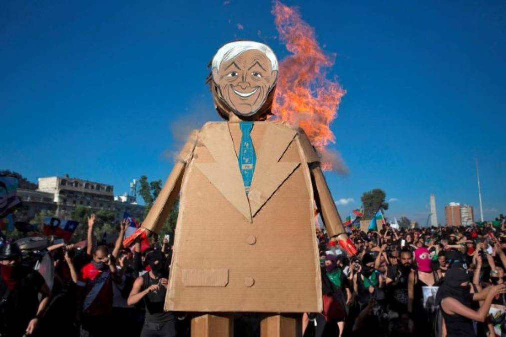FOTOS: No paran las protestas en Chile, entre la incertidumbre y convulsión