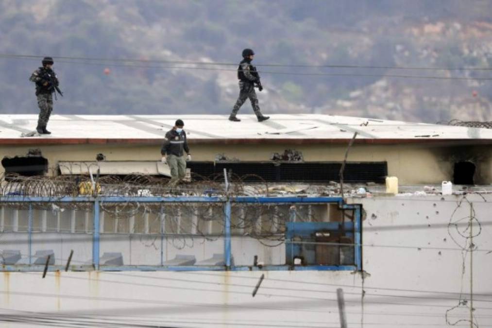 'Son seres humanos': primeras imágenes de masacre en cárcel de Guayaquil que dejó más de 68 presos muertos