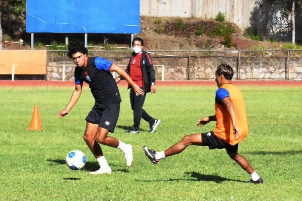 Así fue el entreno de Olimpia mientras llega su nuevo técnico