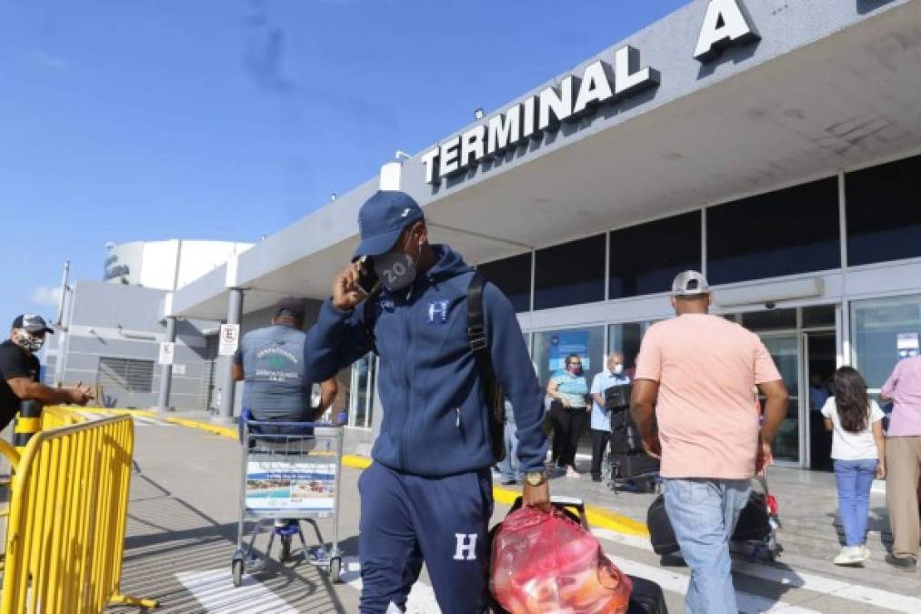 Resto del plantel de la Selección de Honduras llegó al aeropuerto Toncontín tras participar en Copa Oro 2021